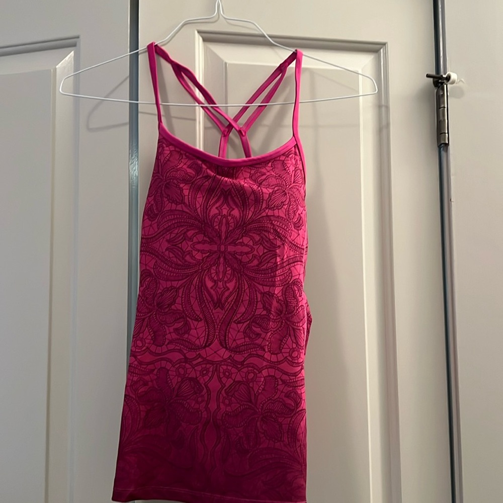 Athleta workout top with built in bra